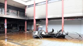 Le magasin casher incendié, à Créteil, photographié le 9 janvier 2018. 