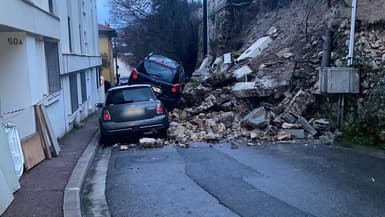 Une partie d'un mur de soutènement s'est effondrée ce dimanche 3 mars dans un chemin à Nice.