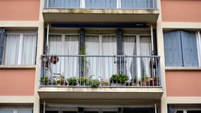 Le balcon de l'appartement où les corps des deux enfants ont été découverts.