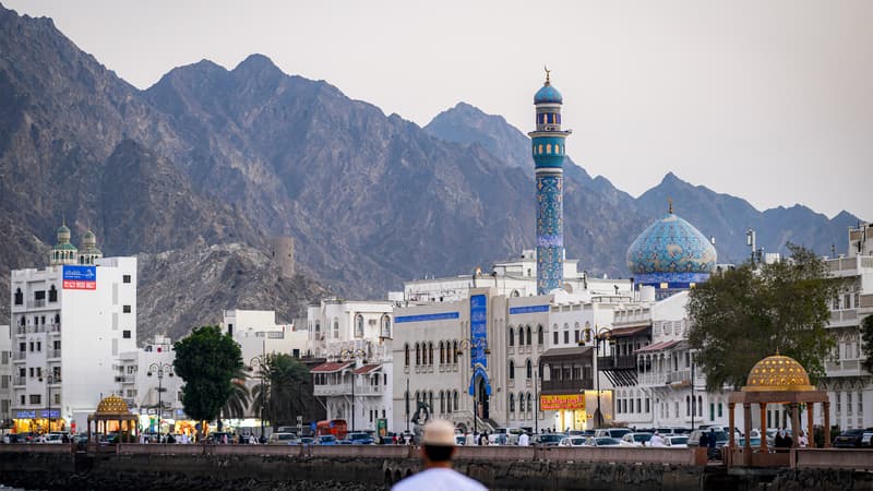 DIRECT. Les États-Unis et l'Iran se retrouvent à Oman pour des négociations sous haute tension, Téhéran appelle au "respect mutuel" avant les pourparlers