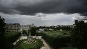 Le square Jean-XXIII vu depuis le toit de Notre-Dame de Paris, le 28 juin 2017