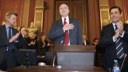 Alain Juppé a officiellement pris ses fonctions de maire de Bordeaux ce vendredi.