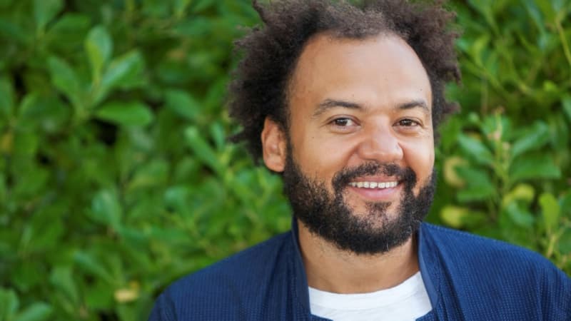 Fabrice Ebou tourne sa nouvelle comdie Grald le Conqurant une parodie du Puy du Fou