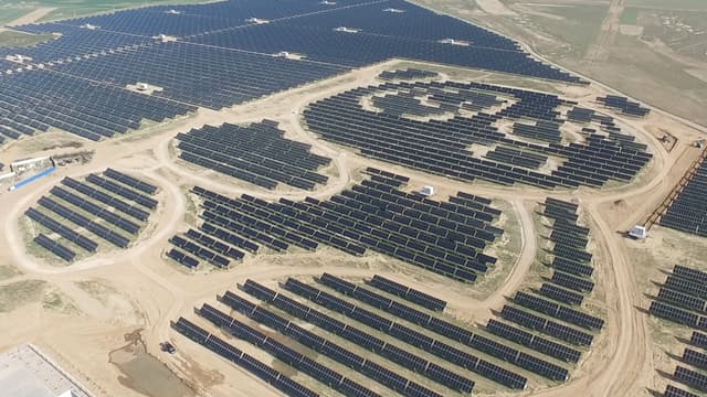 Construite en chine, cette centrale solaire en forme de panda est la première d'une longue série.