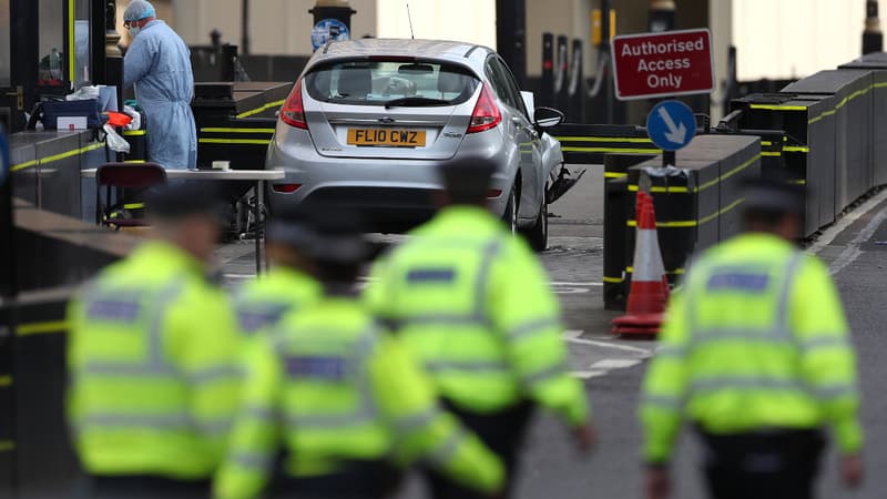 La police scientifique à l'ouvrage dans le Parlement britannique, mardi 14 août. 