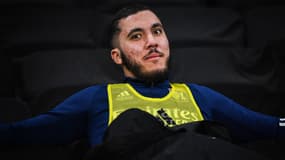 Rayan Cherki tout sourire avec l'OL
