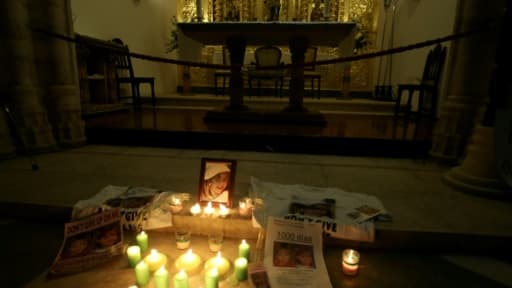 Service religieux en mémoire de la fillette britannique Madeleine McCann disparue il y a dix ans, le 3 mai 2017 à l'église de Praia da Luz dans le sud du Portugal Service religieux en mémoire de la fillette britannique Madeleine McCann disparue il y a dix ans, le 3 mai 2017 à l'église de Praia da Luz dans le sud du Portugal