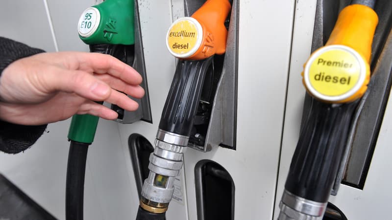 Les prix des carburants ont connu une légère baisse la semaine dernière (image d'illustration) 