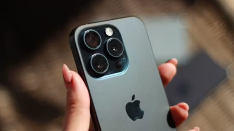Soldes Apple : cet iPhone très recherché profite d'une réduction XXL ce dimanche (offre flash)