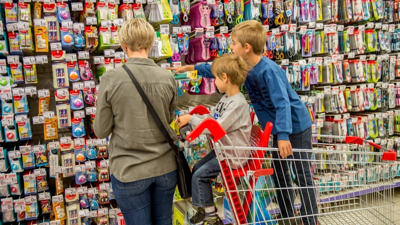 Les parents devront débourser 159 euros en moyenne pour un enfant entrant au CP contre 165 euros l'année dernière, soit une baisse de près de 4%.