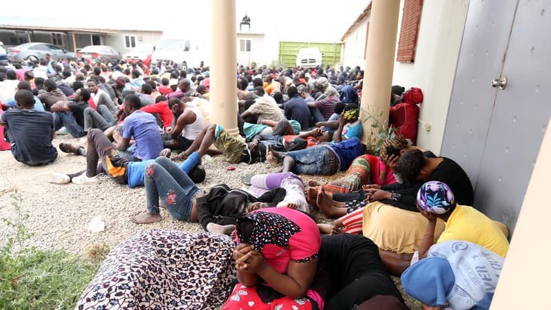 Les clandestins dans un centre de détention à Tripoli, le 4 juin 2015.