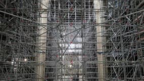 Les échafaudages dans la cathédrale Notre-Dame de Paris le 16 septembre 2021.