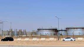 Bloomberg News estime que l'Arabie saoudite s'est lancé dans une vaste braderie en effectuant la plus importante réduction de ses prix pétroliers en 20 ans.

