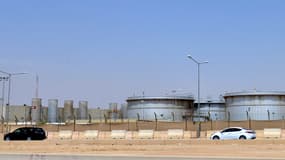 Bloomberg News estime que l'Arabie saoudite s'est lancé dans une vaste braderie en effectuant la plus importante réduction de ses prix pétroliers en 20 ans.
