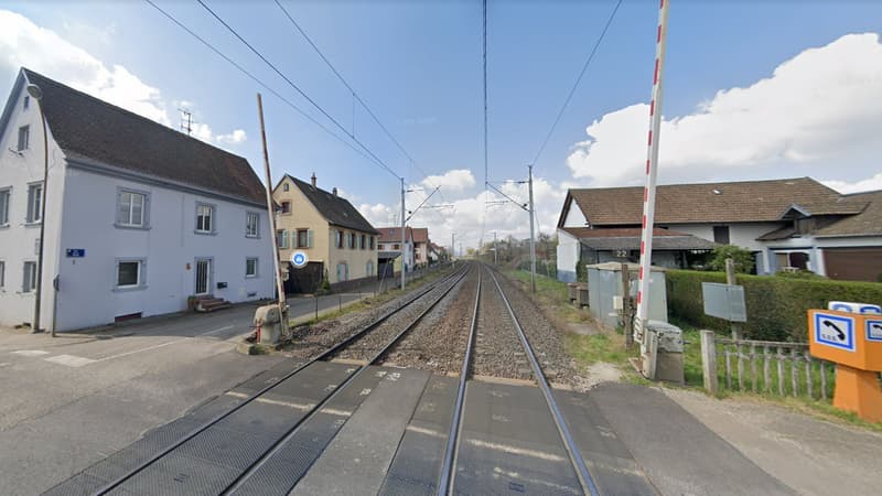 Une collision est survenue entre un camion benne et un TER au niveau du passage à niveau de Hochfelden (Bas-Rhin), le 24 février 2022 (photo d'illustration).