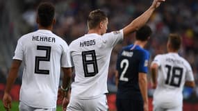 Toni Kroos célèbre son but