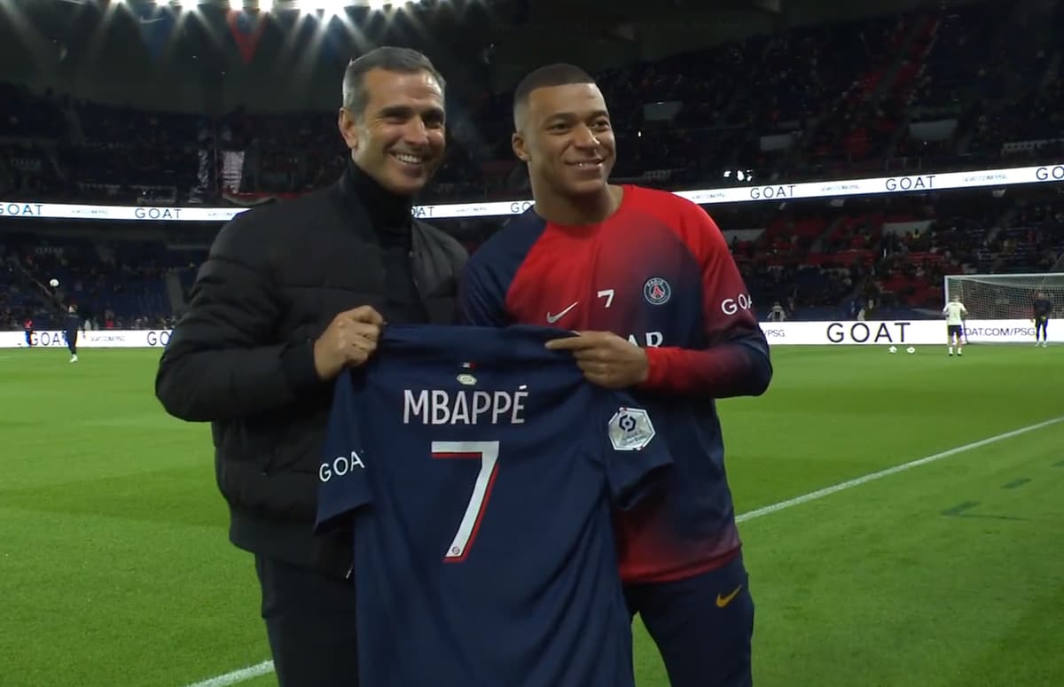Kylian Mbappé : qui est Fayza Lamari, la mère du footballeur Kylian Mbappé : qui est Fayza Lamari, la mère du footballeur