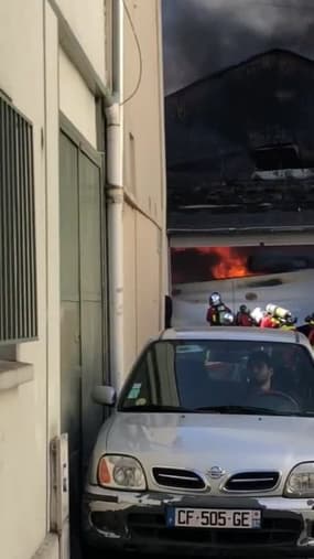 Gros incendie à Saint-Ouen - Témoins BFMTV