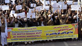 Jeudi des manifestations ont déjà eu lieu au Pakistan, sur la banderole on peut lire "Faire un dessin blasphématoire du prophète est le pire acte de terrorisme".