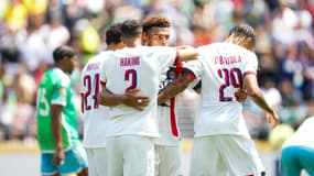 Achraf Hakimi et Désiré Doué célèbrent un but lors de PSG-Seattle (2-0, Coupe du monde des clubs), le 23 juin 2025
