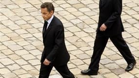 Nicolas Sarkozy n'a pas encore décidé s'il maintiendrait ou non François Fillon à la tête du gouvernement à l'occasion du prochain remaniement, envisagé maintenant pour novembre, d'après le secrétaire général de l'Elysée Claude Guéant. /Photo d'archives/R
