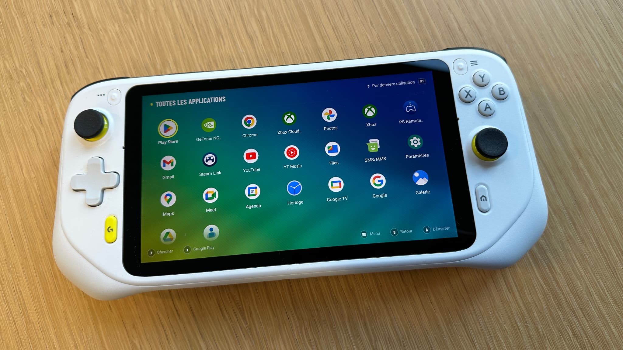 Il est possible de charger des applications du Google Play Store sur la Logitech G Cloud Il est possible de charger des applications du Google Play Store sur la Logitech G Cloud