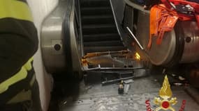 L'escalator du métro de Rome endommagé après avoir lâché ce mardi soir, blessant une vingtaine de personnes.