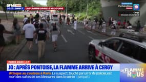 JO 2024: la flamme olympique entame désormais son passage dans Cergy