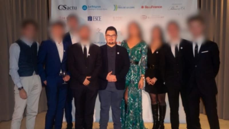 Valentin, au centre, lors d'une soirée de son média étudiant