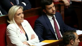 Marine Le Pen, présidente du groupe parlementaire du Rassemblement national (RN), et Jean-Philippe Tanguy, député RN, à l'Assemblée nationale, le 1er octobre 2024 à Paris