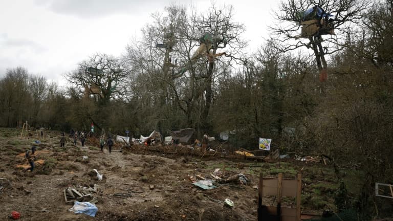 Des opposants à un projet d'autoroute Toulouse-Castres campent sur une "Zone à défendre" (ZAD) établie à Saix, dans le Tarn, le 17 février 2024 