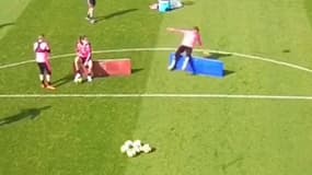 La chute de Kylian Mbappé à l'entraînement du PSG