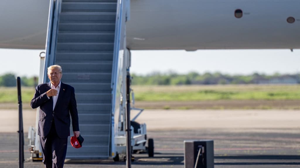 Donald Trump en meeting à Waxo, Texas, le 25 mars 2023 