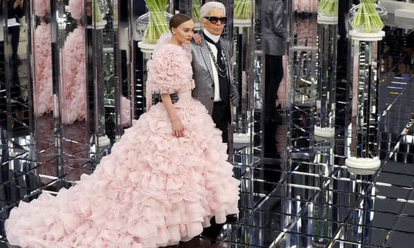 Lily-Rose Depp et Karl Lagerfeld au défilé Chanel le 24 janvier 2017