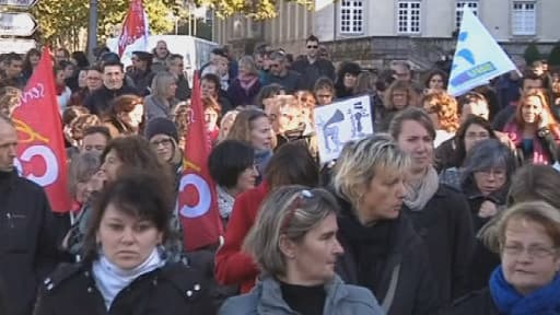 450 à 600 personnes ont manifesté ce mercredi à Nantes pour demander une meilleure application de la réforme des rythmes scolaires.