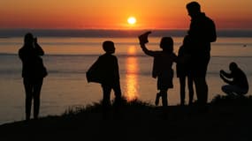 Une famille sur la Dune du Pyla, en avril 2017.