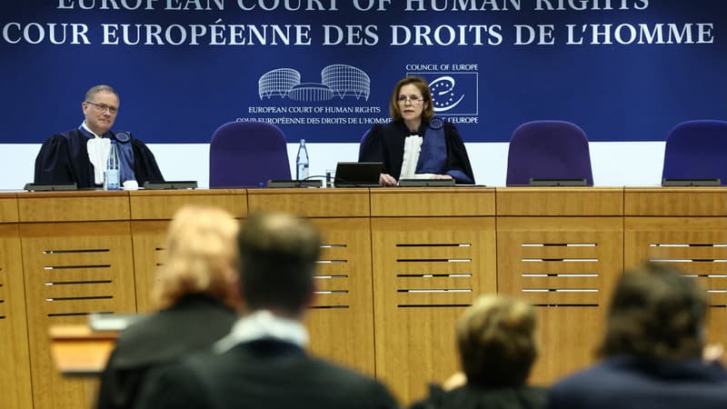 La présidente de la Cour européenne des droits de l'homme Siofra O'Leary lit les décisions rendues par la CEDH, le 9 avril 2024 à Strasbourg