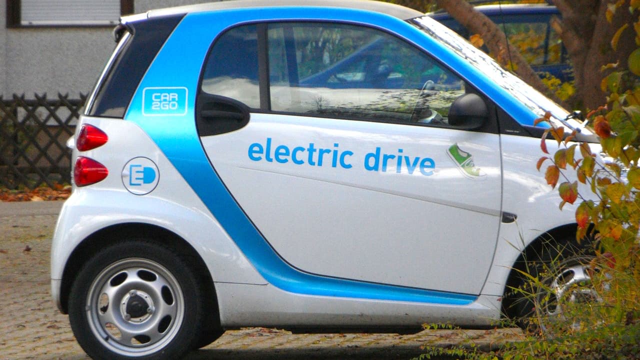 Le véhicule électrique en ville. La solution ? Le véhicule électrique en ville. La solution ?