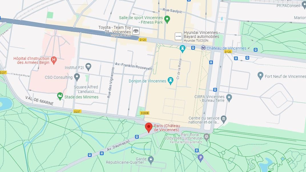 Gare routière provisoire sur l'avenue Daumesnil à Vincennes