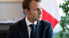 Le ministre de l'Economie Emmanuel Macron a exprimé mercredi son regret d'avoir "blessé" des salariées de l'abattoir de porc .