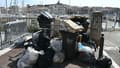 Des ordures s'accumulent sur le Vieux-Port de Marseille lors d'une grève des éboueurs le 30 septembre 2021