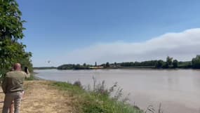 Incendie en Gironde: les Canadair remplissent leurs réservoirs d'eau - Témoins BFMTV
