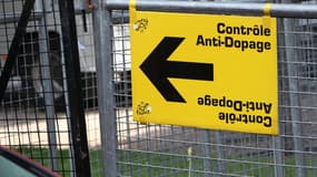 Un panneau de contrôle antidopage sur le Tour de France, le 11 juillet 2014
