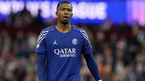 Wilian Pacho lors d'Aston Villa-PSG, le 15 avril 2025 en Ligue des champions