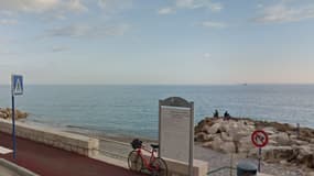 La plage Hawaï à Menton (Alpes-Maritimes).