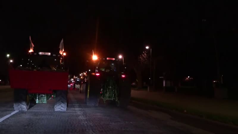 DIRECT. Les agriculteurs en colère manifestent à nouveau en tracteur à Paris
