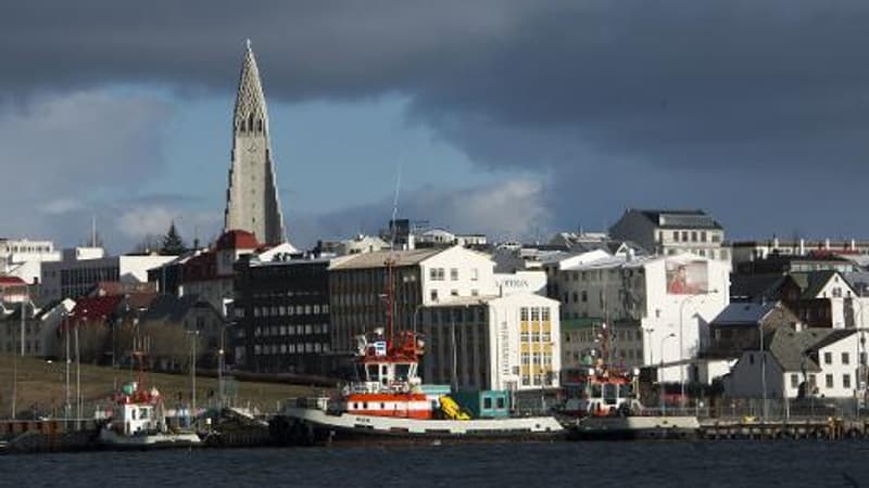 Islande: une centaine de cas de coronavirus liés à deux touristes français