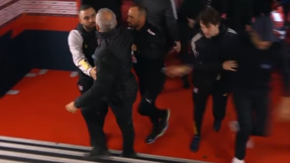 Bruno Genesio très en colère dans le couloir du Roazhon Park, 12 novembre 2023