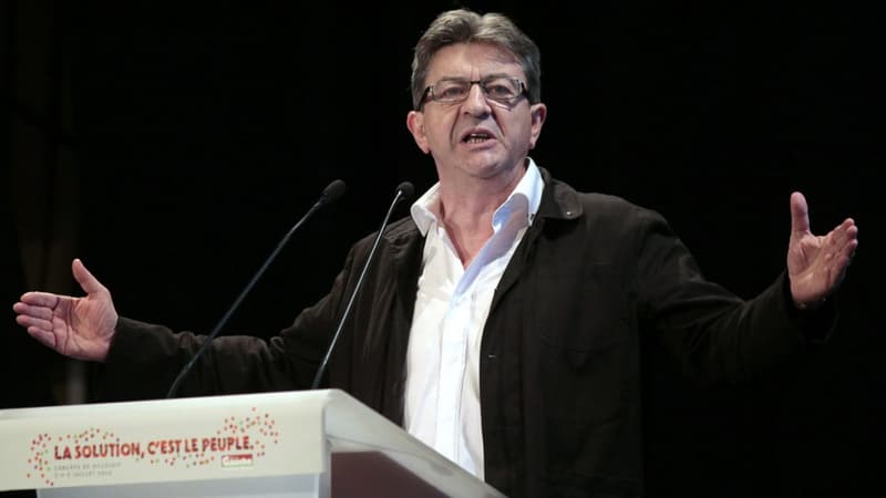 Le député européen et ancien président du Front de gauche Jean-Luc Mélenchon s'exprimant lors d'un congrès du parti (juillet 2015)