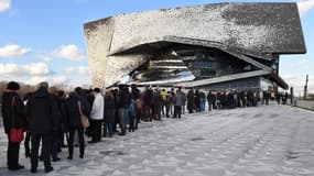 Le bâtiment a ouvert en janvier 2015 et son toit, prévu dés l'origine par l'architecte comme une promenade en libre accès au-dessus du parc, ouvre donc au public 20 mois plus tard.